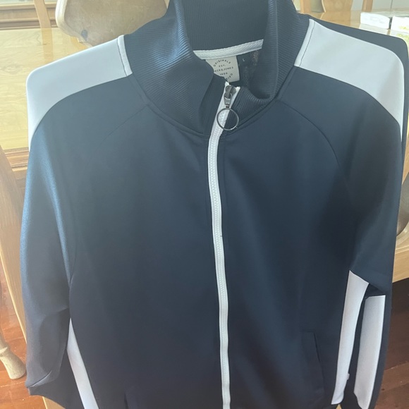 Jackets and hoodies to sale - Picture 5 of 10